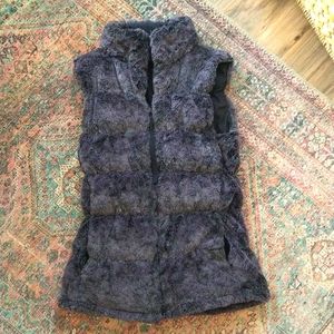 Athleta Downalicious Goose Down Faux Fur Puffer Vest Charcoal Gray Small